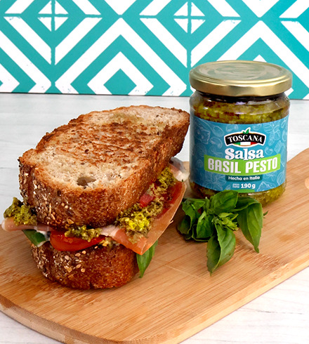Sándwich con pesto