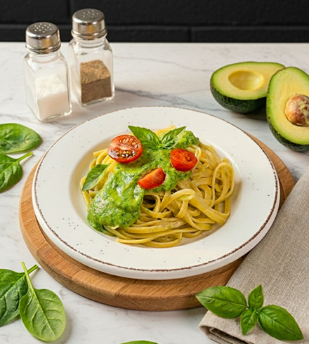 Tagliatelle en salsa de aguacate