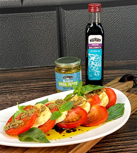 Ensalada caprese con pesto
